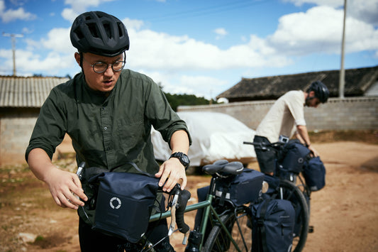 Tour Handlebar Bag vs. Tour Trunk Bag: Which Roswheel Bag Is Right for You?