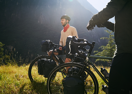 How to Choose the Right Tour Handlebar Bag for Your Cycling Adventures