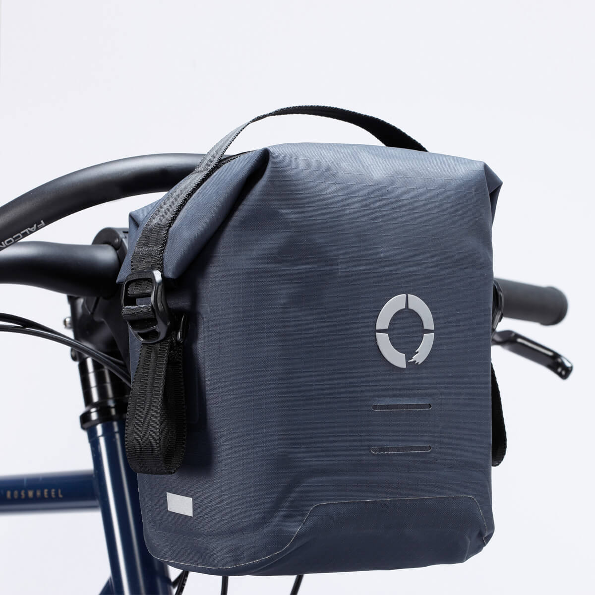 Waterproof Tour handlebar bag with quick closure.