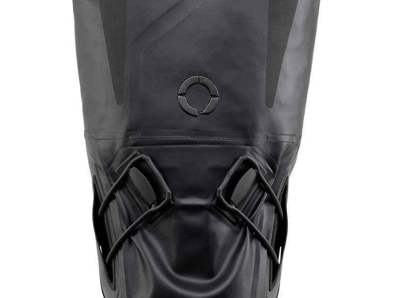 Road Seat Pack Medium designed for convenience and secure attachment, featuring 'Fast-Fix' strap system, lightweight construction, and large reflective areas for enhanced visibility.