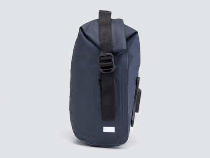 Waterproof Tour handlebar bag with quick closure.