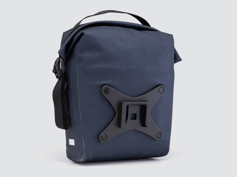 Waterproof Tour handlebar bag with quick closure.