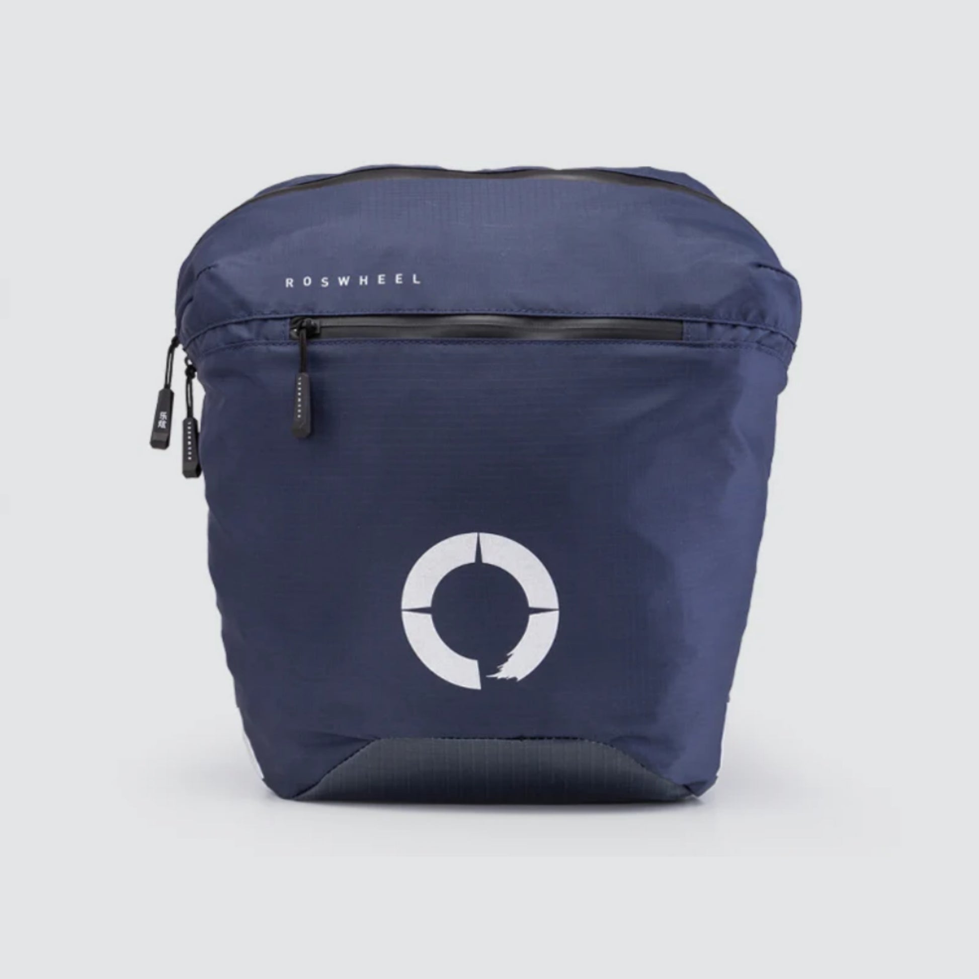 Water-resistant Tour Lightweight Pannier designed for touring, featuring a semi-rigid structure and flexible attachment system for secure fitting.
